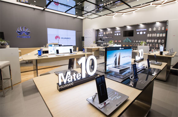 Huawei Consumer Business Group opens the Middle East's first ever �Huawei Experience Store' at The Dubai Mall