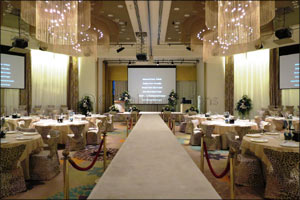 Hat's off to a bright future! Celebrate your graduation ceremony at Symphony Style Hotel Kuwait