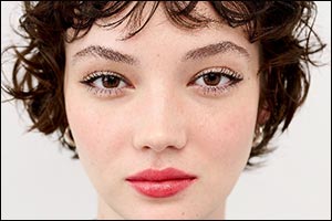 The 90s Are Back (Better Than Ever) with Benefit Cosmetics!